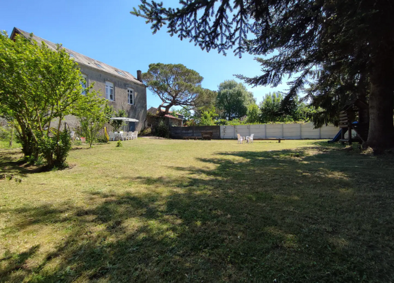 GITE ANCIENNE ÉCOLE DE MONTIGNÉ