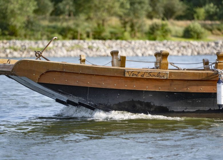 LOIRE EN BATEAU : BATEAU TRADITIONNEL VENT D’SOULAIR