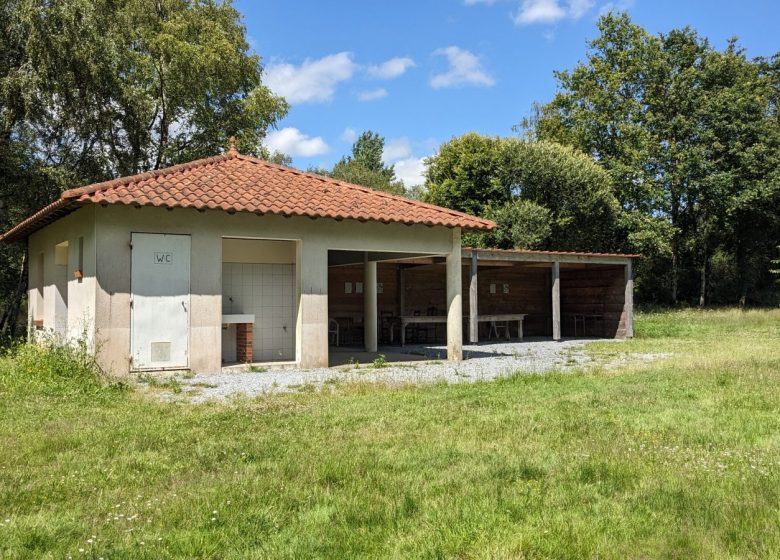 Aire de pique-nique Etang des Bruyères au Fuilet