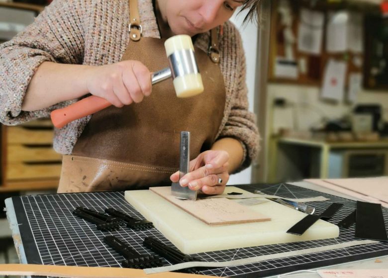 ATELIER MAROLINE  : FABRICATION D’UN CABAS CUIR ARTISANAL