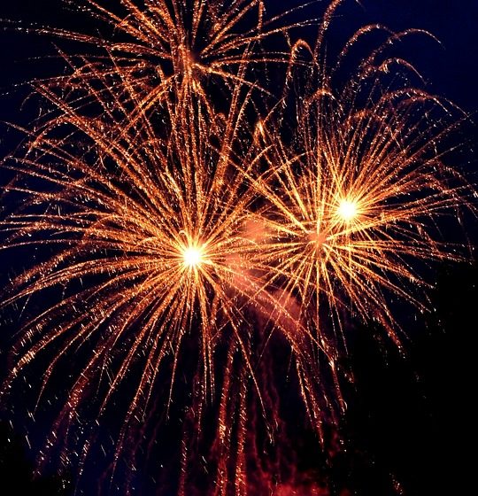 Feu D Artifice Et Bal Populaire A St Sauveur De Landemont Osez Mauges Au Fil De L O