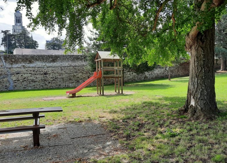 Aire de pique-nique du parc du Prieuré