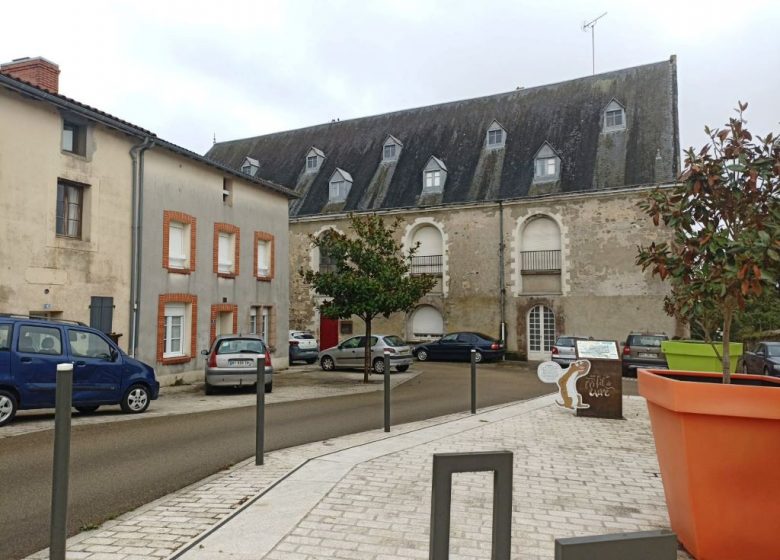 PANNEAU PATRIMOINE VALLÉE DE L’EVRE : CENTRE HISTORIQUE DE BEAUPRÉAU