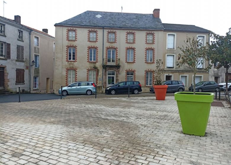 PANNEAU PATRIMOINE VALLÉE DE L’EVRE : CENTRE HISTORIQUE DE BEAUPRÉAU